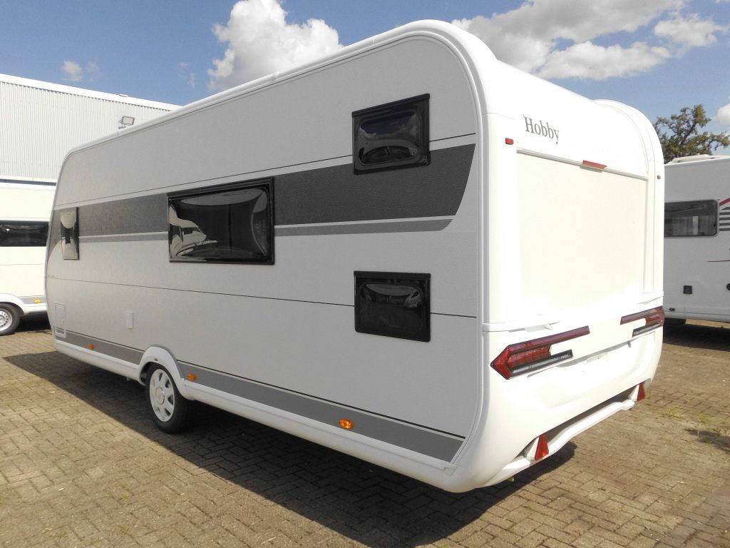 Caravane Hobby De Luxe 540 KMFe 2026 GARAGE AUTARK 1800kg.