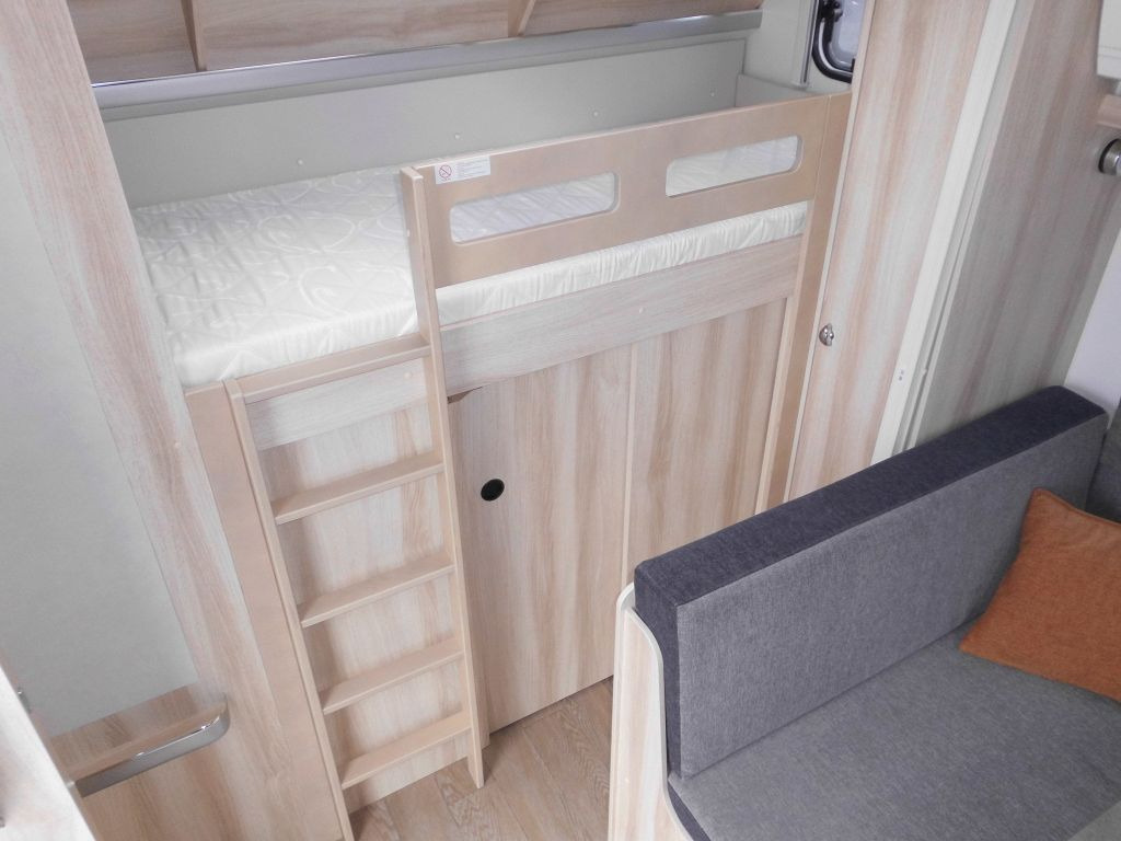 Caravane Hobby De Luxe 540 KMFe 2026 GARAGE AUTARK 1800kg.