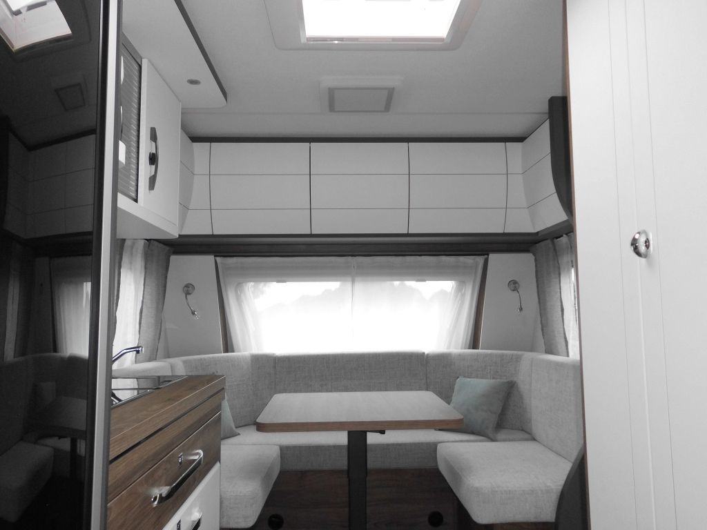 Caravane Hobby Excellent Edition 540 WLU 2026 2000kg.,