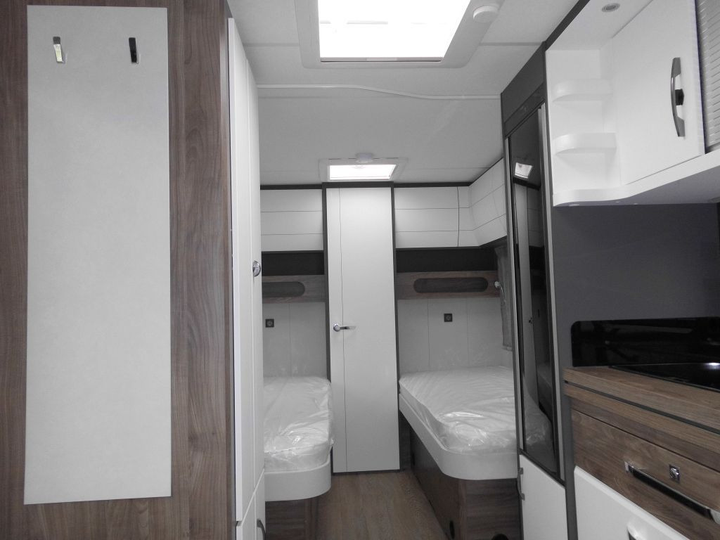 Caravane Hobby Excellent Edition 540 WLU 2026 2000kg.,