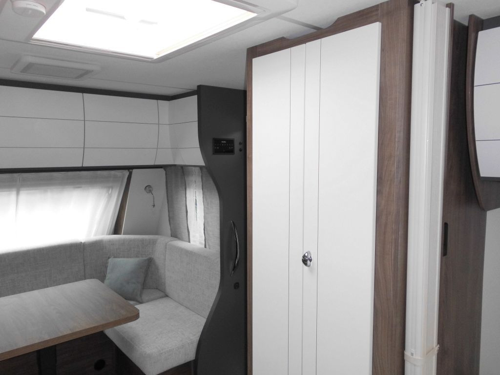 Caravane Hobby Excellent Edition 540 WLU 2026 2000kg.,