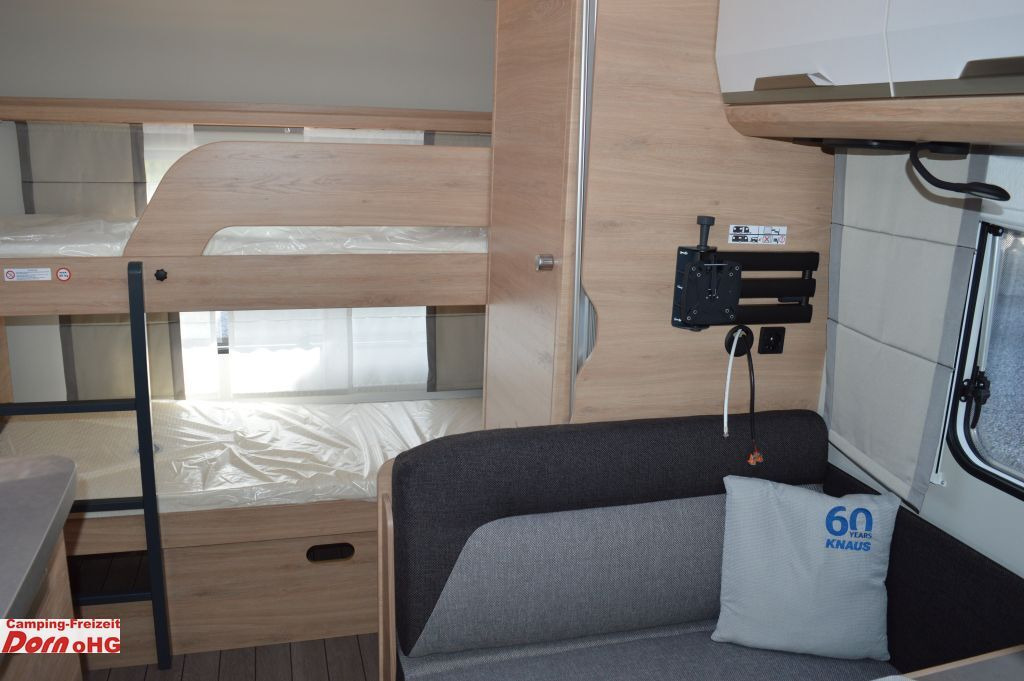 Caravane Knaus Südwind 540 FDK 60 Years Ausstellfenster Bug