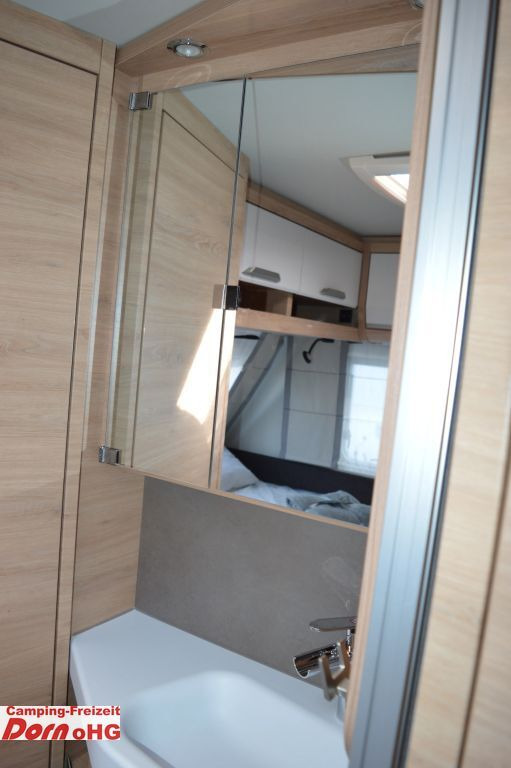 Caravane Knaus Südwind 540 FDK 60 Years Ausstellfenster Bug