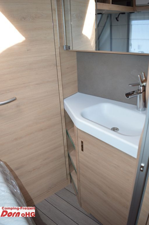 Caravane Knaus Südwind 540 FDK 60 Years Ausstellfenster Bug