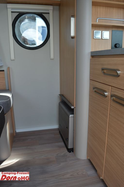 Caravane T@b BASIC 320 Leichter Hagel Dach.