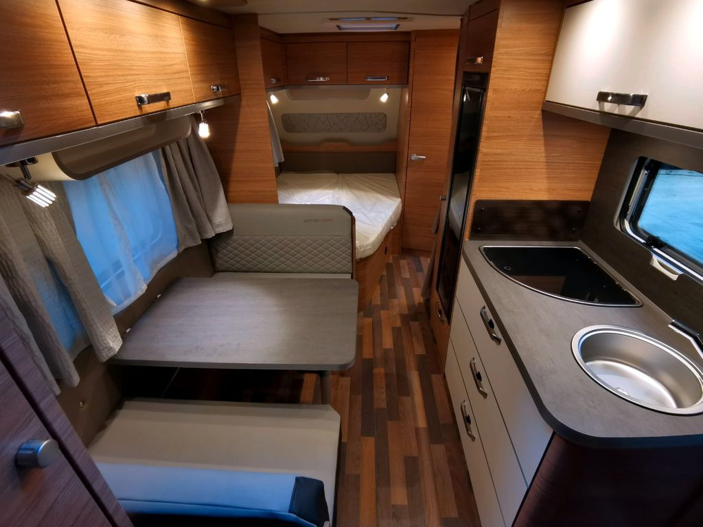 Caravane Weinsberg CARAONE 500 FDK - EDITION HOT / - 2025- / 1500kg