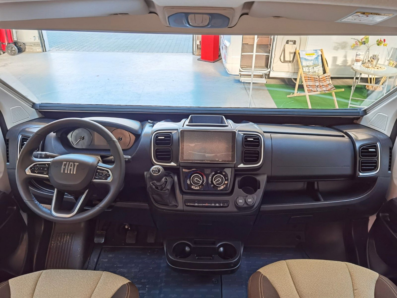 Fourgon aménagé Chausson V697 FIRST LINE / - 2025- / 140PS / EINZELBETTEN