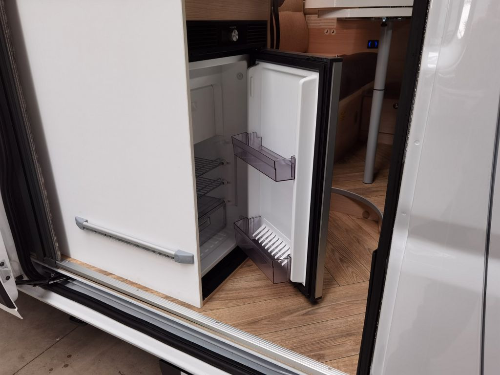Fourgon aménagé Chausson V697 FIRST LINE / ZUBEHÖR-PAKET / EINZELBETTEN