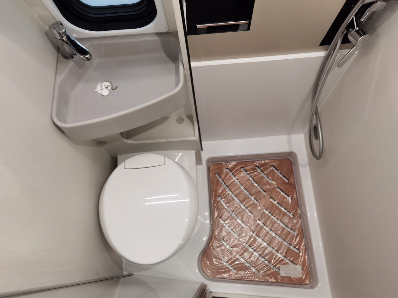 Fourgon aménagé Karmann DAVIS 620 LIFESTYLE/-2026-/ 140PS / EINZELBETTEN