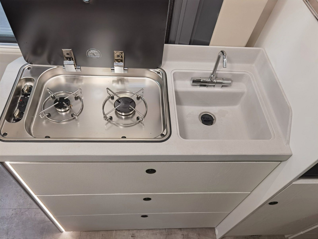 Fourgon aménagé Karmann DAVIS 620 LIFESTYLE/ - 2026 - / EINZELBETTEN