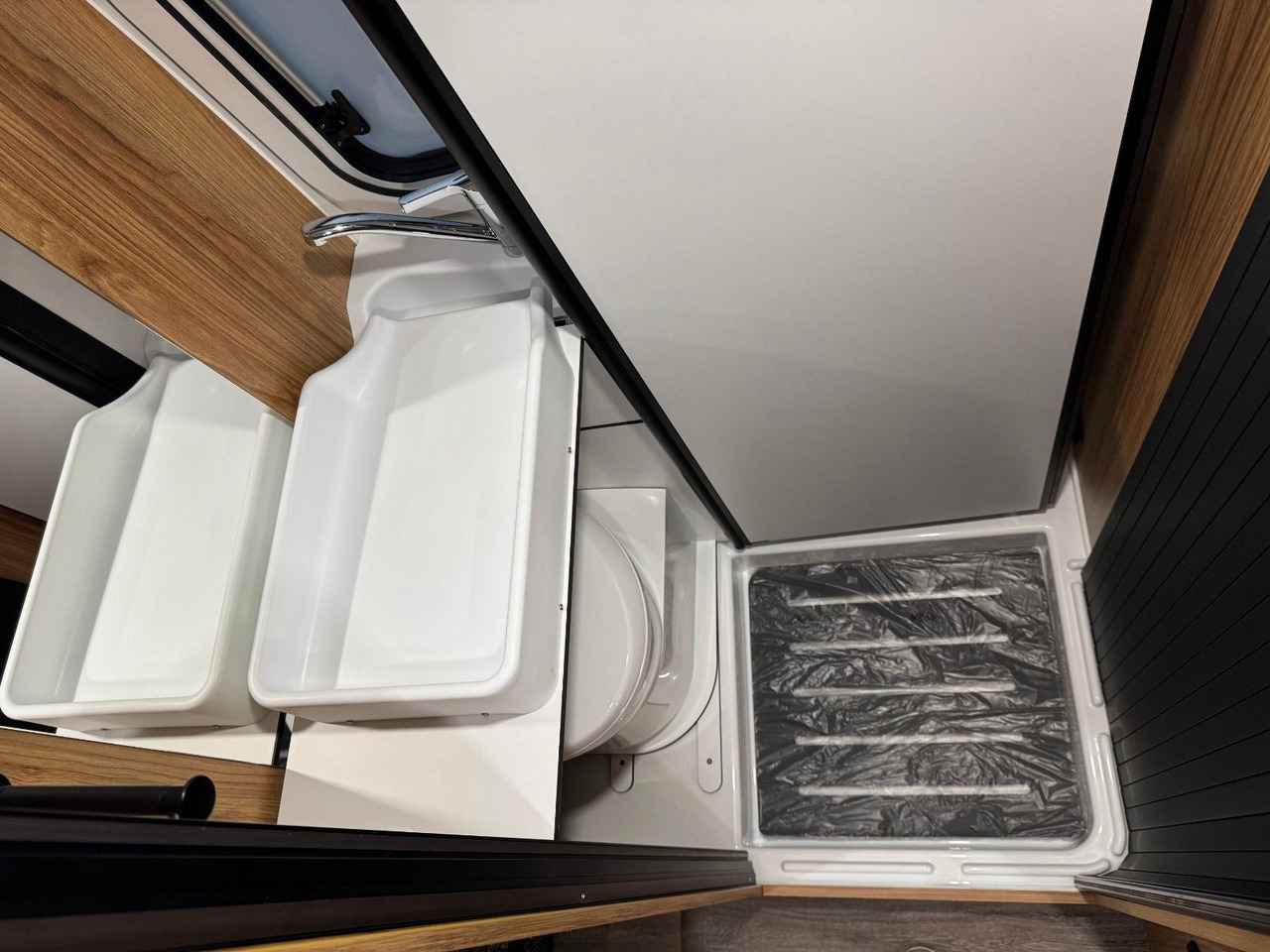 Fourgon aménagé Karmann DEXTER 580 / - 2026 - / 140PS-8G.AUTOMATIK