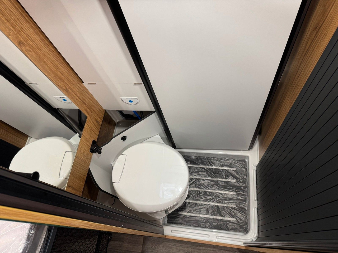 Fourgon aménagé Karmann DEXTER 580 / - 2026 - / 140PS-8G.AUTOMATIK