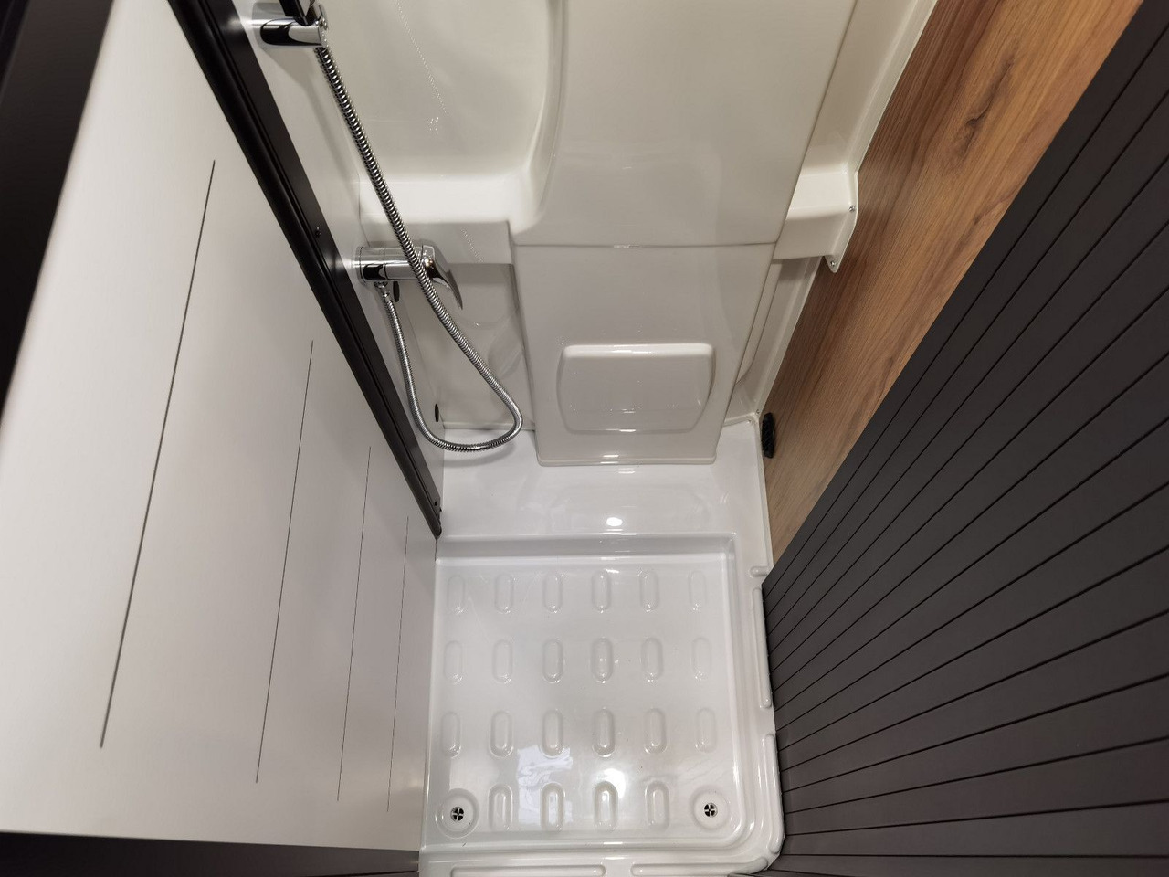 Fourgon aménagé Karmann DEXTER 580 /- 2026 -/ PANORAMA DACHFENSTER