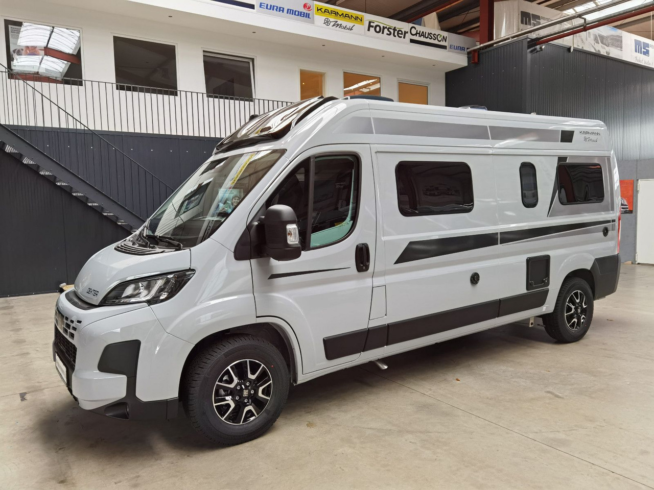 Fourgon aménagé Karmann DEXTER 580 /- 2026 -/ PANORAMA DACHFENSTER