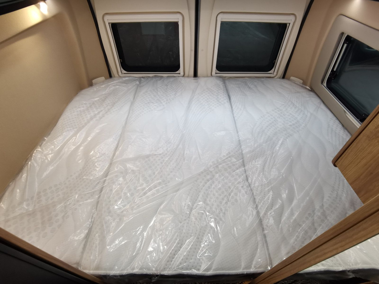 Fourgon aménagé Karmann DEXTER 580 /- 2026 -/ PANORAMA DACHFENSTER