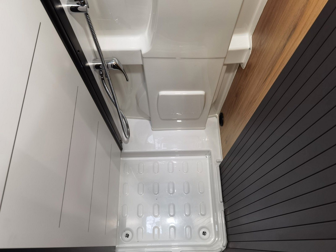 Fourgon aménagé Karmann DEXTER 580 / MODELL 2026 / 8G.AUTOMATIK