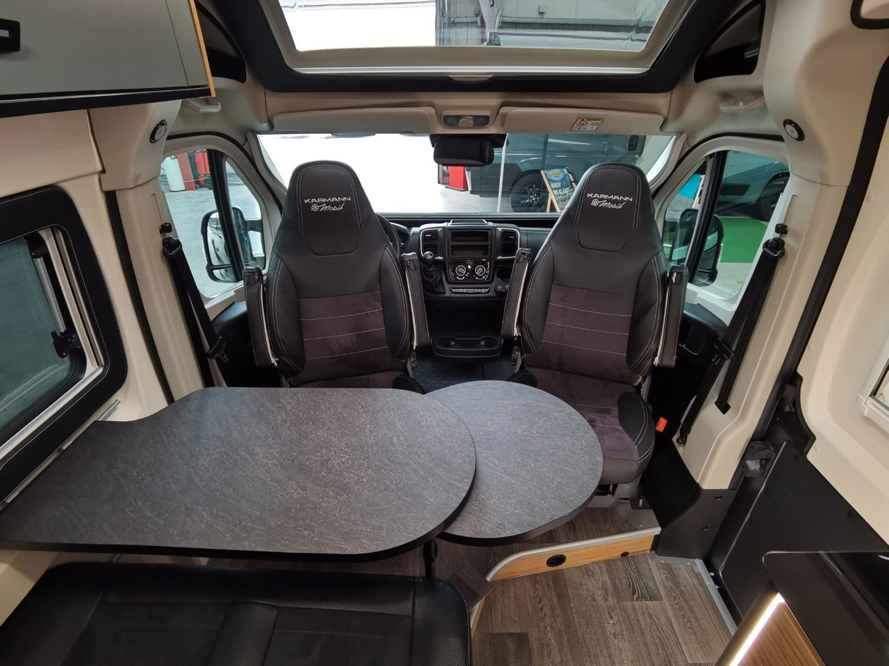 Fourgon aménagé Karmann DEXTER 580 /-MODELL 2026-/ PANORAMA DACHFENSTER