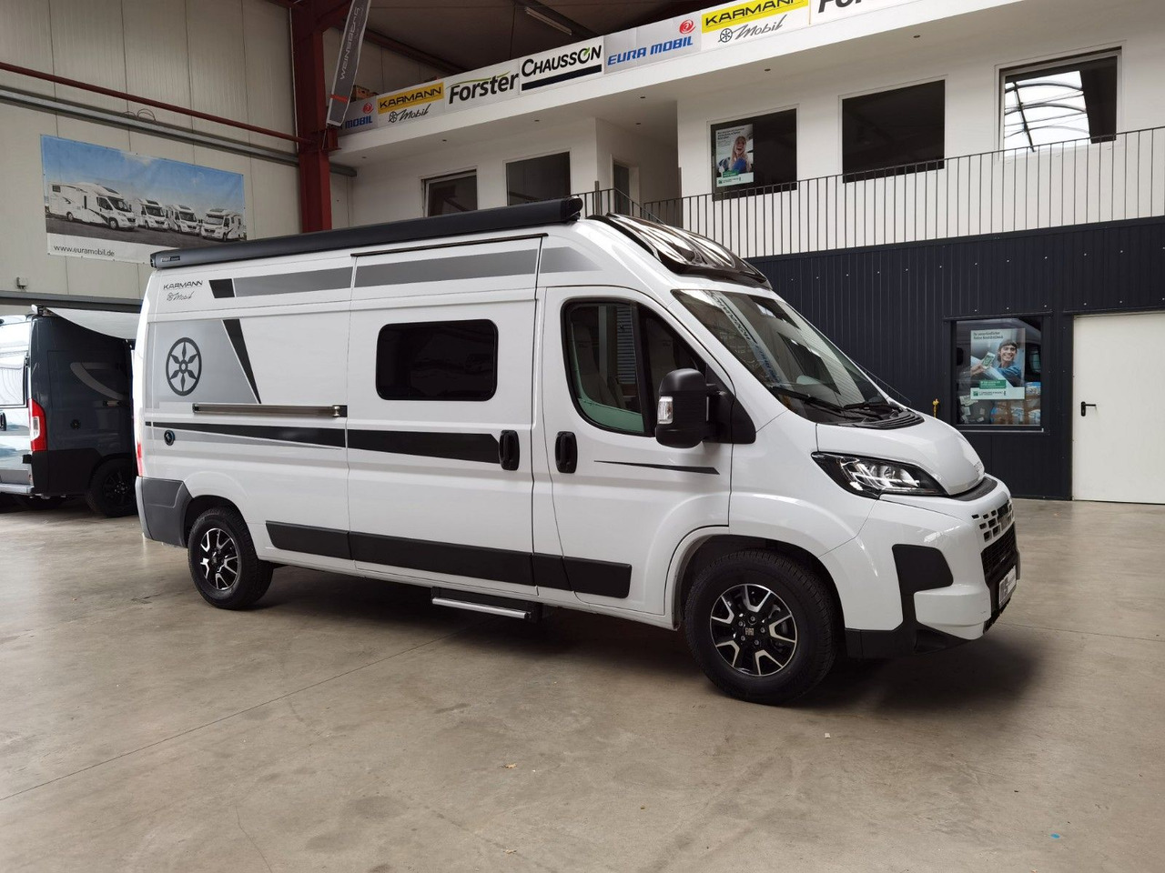 Fourgon aménagé Karmann DEXTER 600 / -2026- /8G.AUTOMATIK / EINZELBETTEN