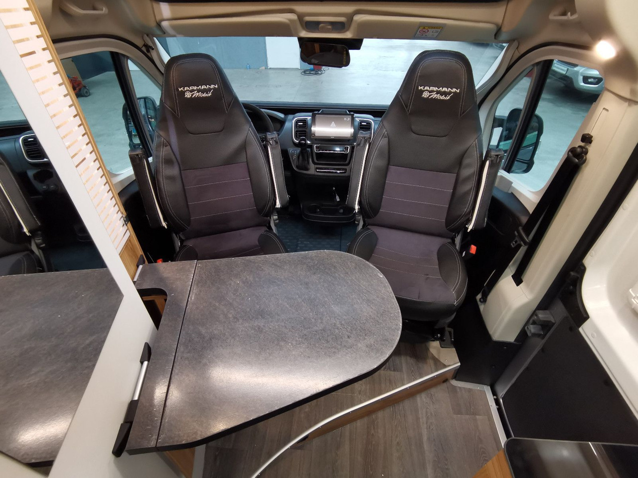 Fourgon aménagé Karmann DEXTER 600 /- 2026-/ 8G.AUTOMATIK/ EINZELBETTEN