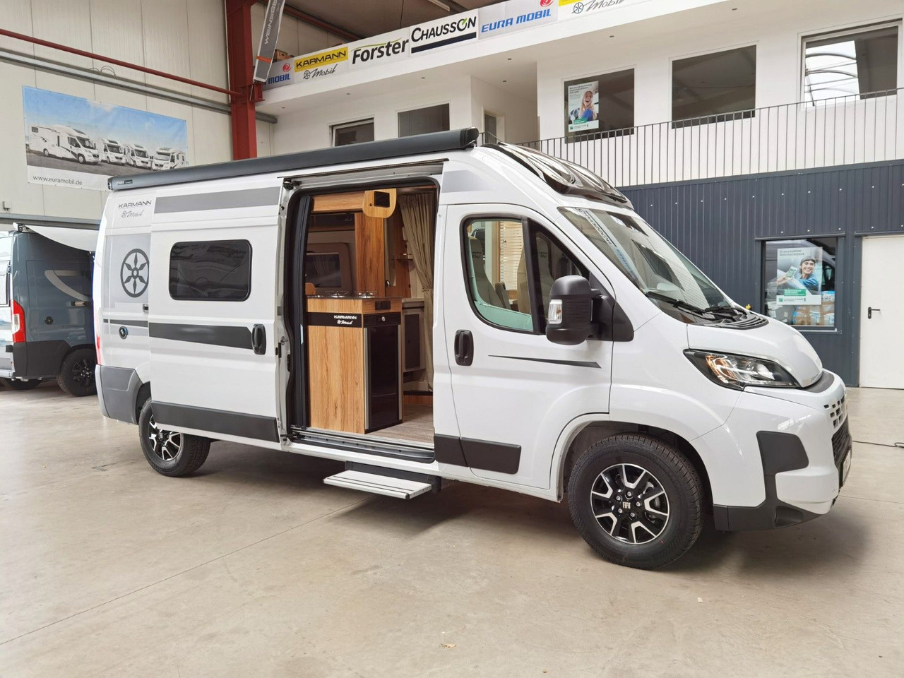 Fourgon aménagé Karmann DEXTER 600 / -2026- /8G.AUTOMATIK / EINZELBETTEN