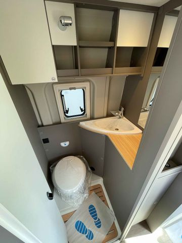 Fourgon aménagé LMC INNOVAN 600 ,ASD, Aufstelldach,26 Modell,