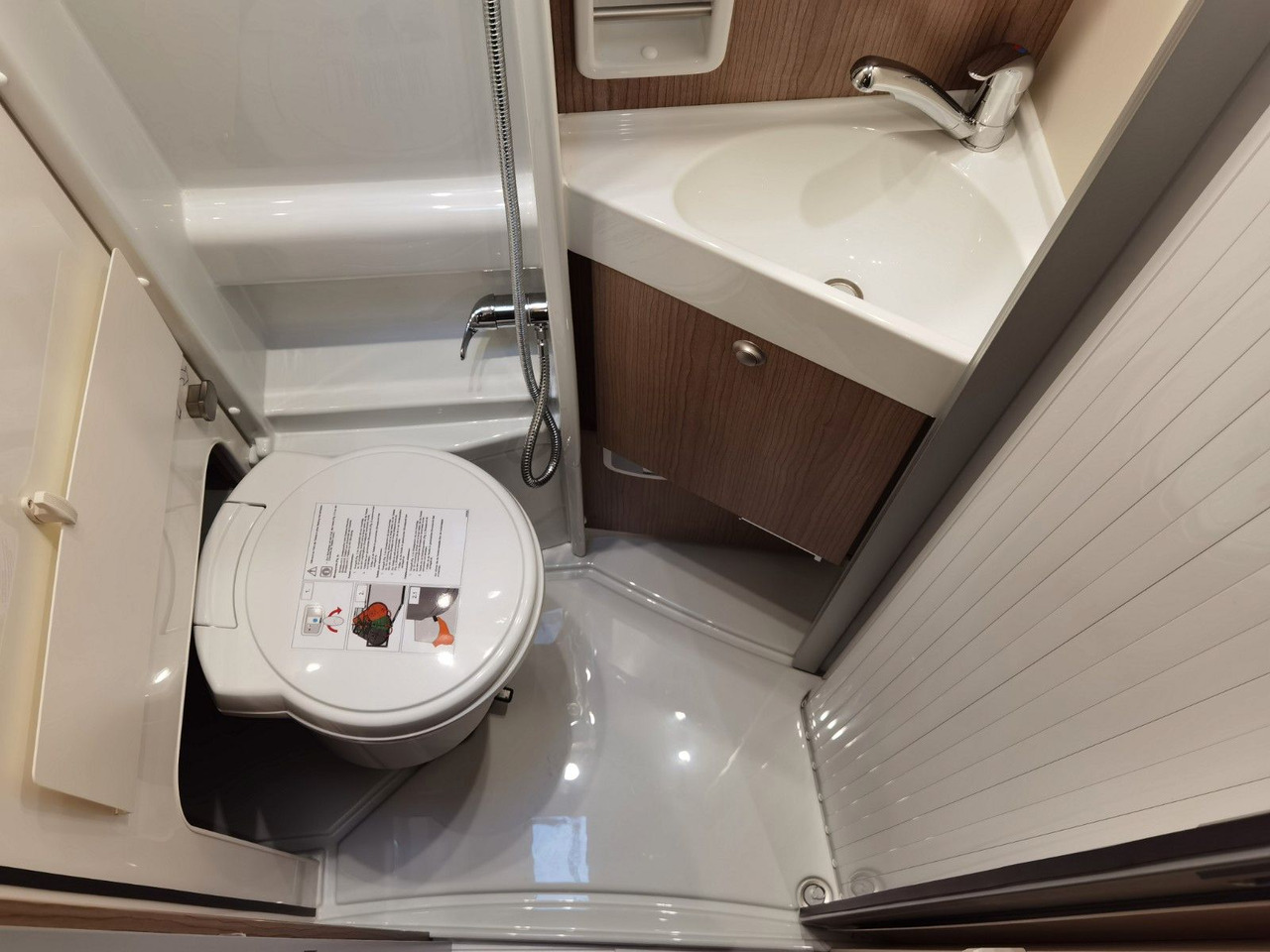 Fourgon aménagé Malibu VAN COMFORT 640 LE / INFO.- PAKET / EINZELBETTEN