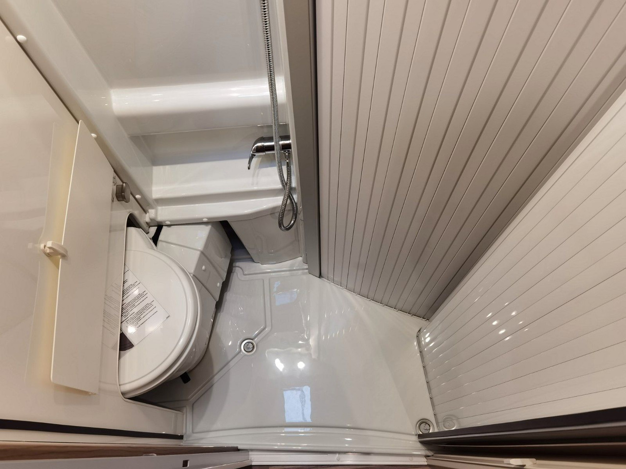 Fourgon aménagé Malibu VAN COMFORT 640 LE / INFO.- PAKET / EINZELBETTEN