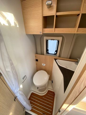 Fourgon aménagé Sunlight Cliff 640 mit Längsbetten,Modell 25