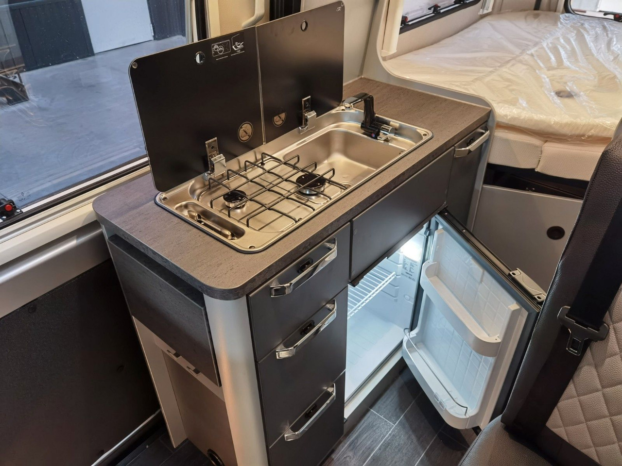 Fourgon aménagé Weinsberg CARABUS GREY 540 MQ - EDITION FIRE /-2026-/140PS