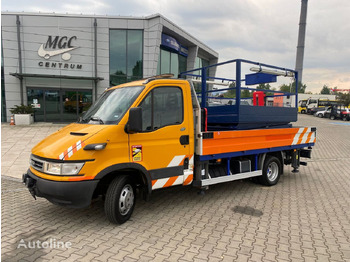 Camion avec nacelle IVECO Daily