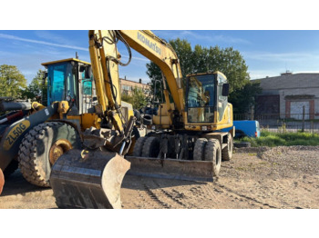 Pelle sur pneus KOMATSU PW130