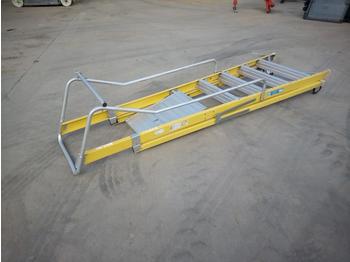 Matériel de chantier 2.5m Fiberglass Platform Ladder: photos 1