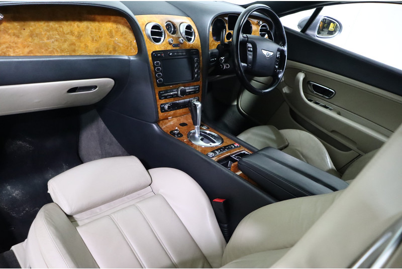 Engins de chantier Bentley Continental GT