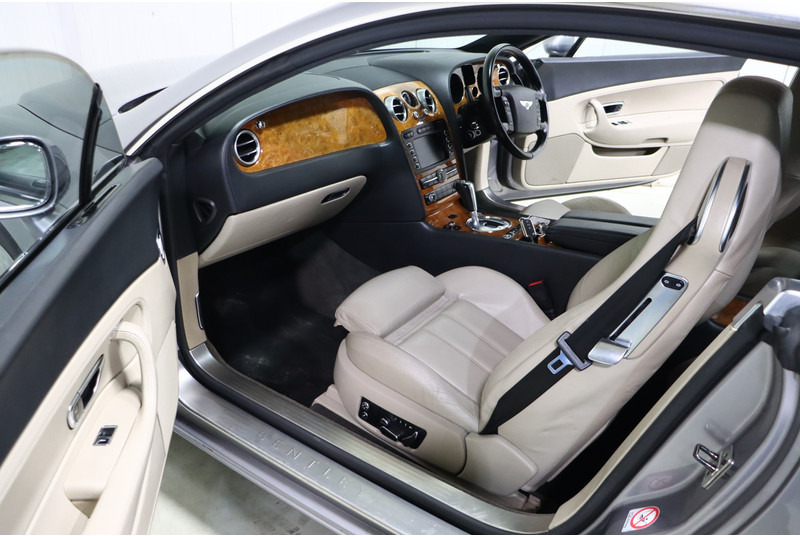 Engins de chantier Bentley Continental GT