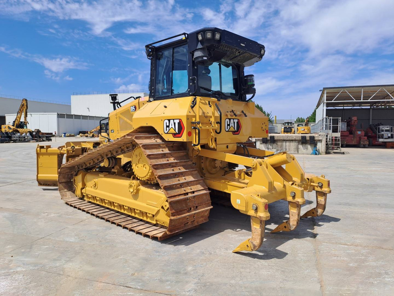 Bulldozer CAT D5