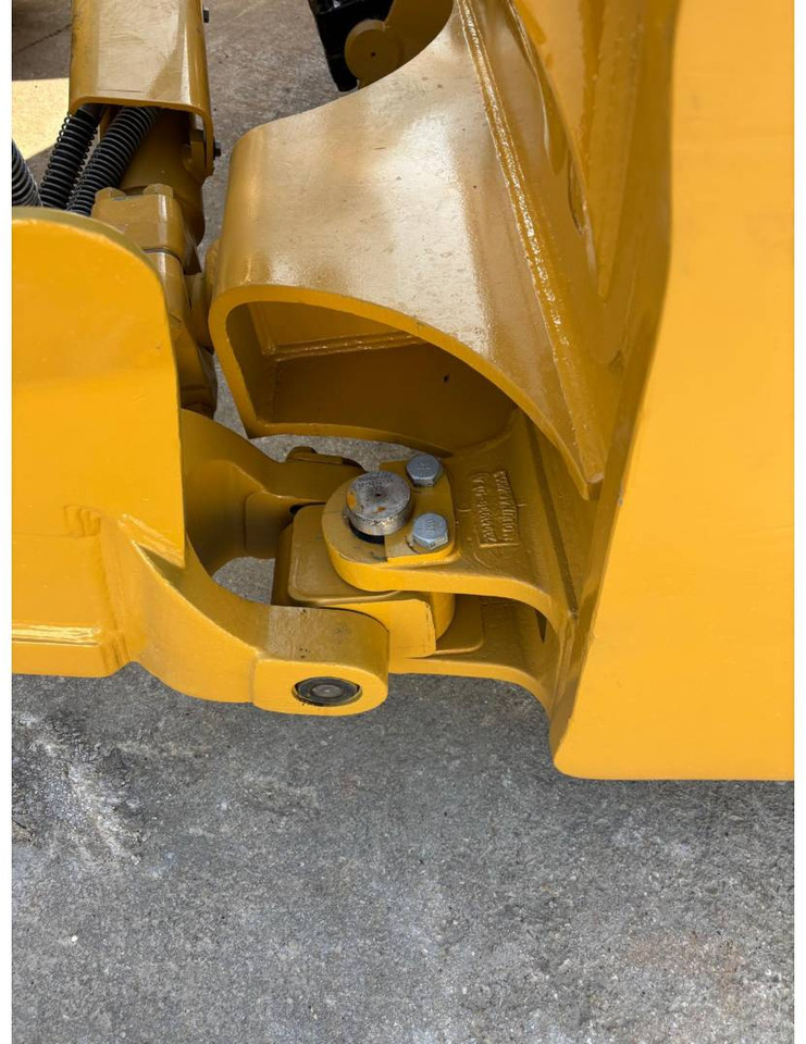 Bulldozer CAT D8T