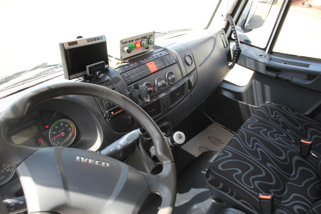 Camion avec nacelle Iveco Eurocargo  120e 22 Comilev EN 170 TPC 16m 2P.Korb