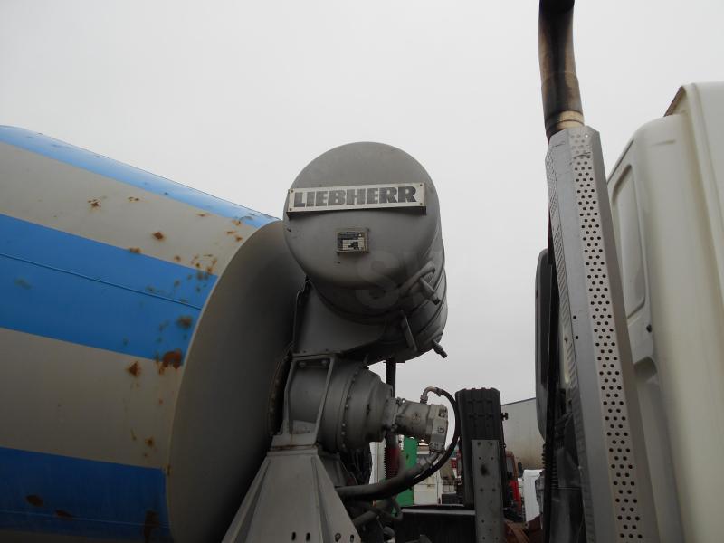 Camion malaxeur DAF CF85 360