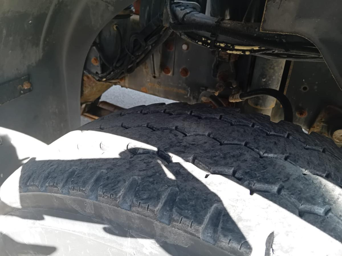 Camion malaxeur Renault Kerax 340