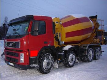 VOLVO FM440 - Camion malaxeur