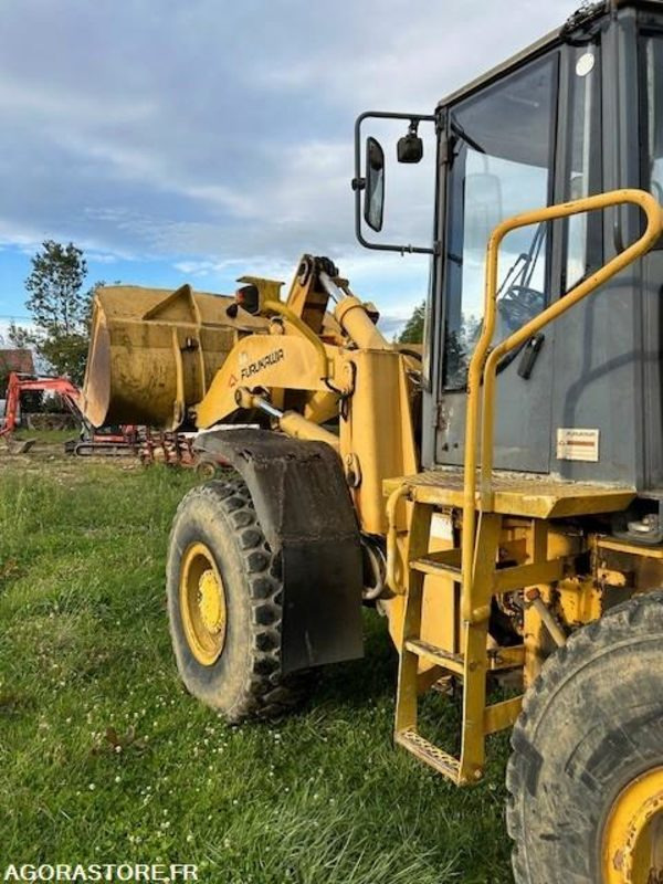 Chargeuse CHARGEUSE FURUKAWA 335 - 2000 - 5800 HEURES