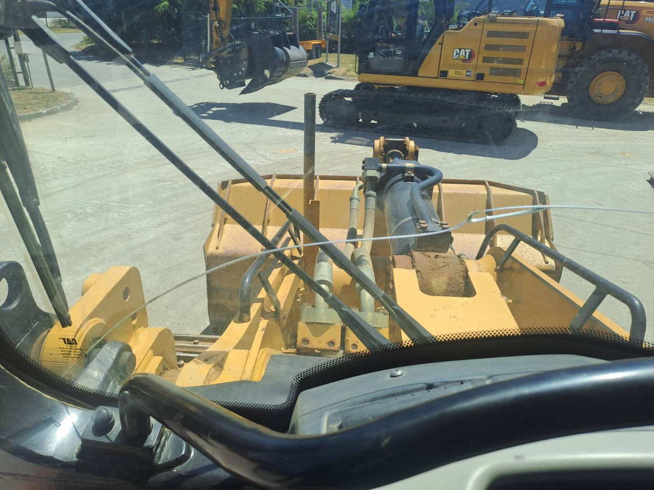 Chargeuse sur chenilles CAT 963K