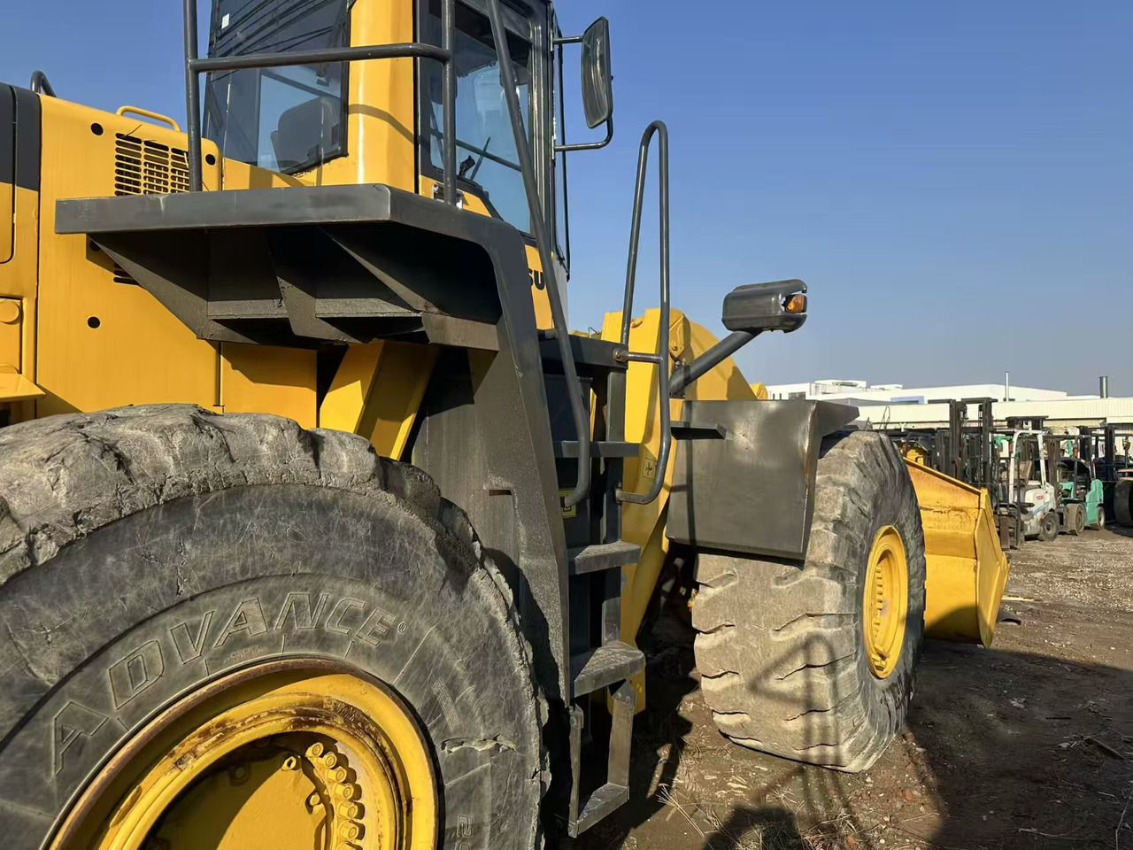 Chargeuse sur pneus 105L