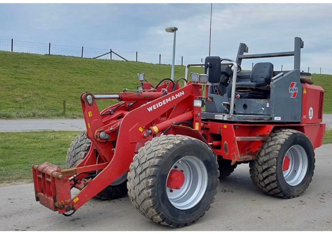 Chargeuse sur pneus 1996 WEIDEMANN 4002 SHOVEL