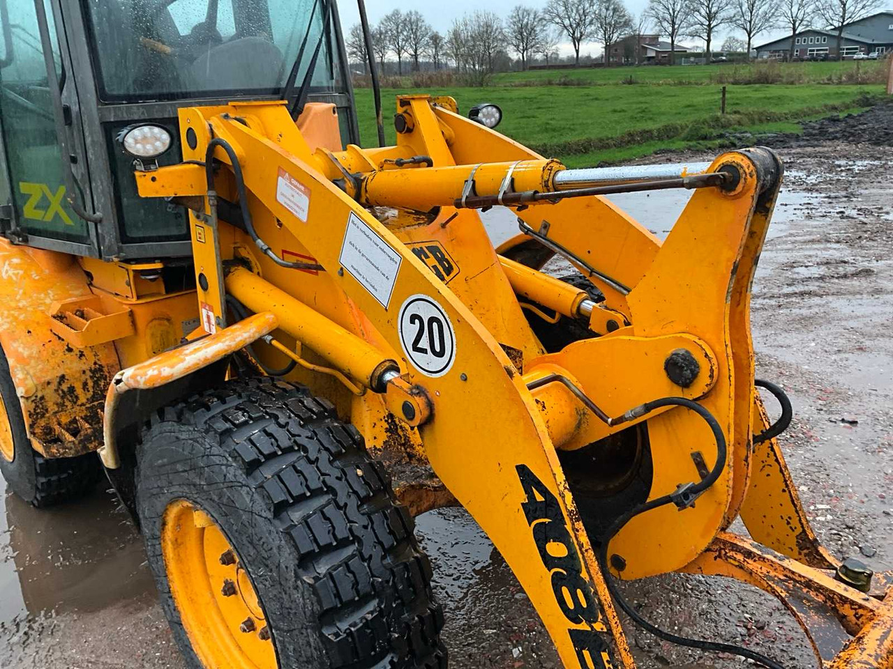 Chargeuse sur pneus 1997 JCB 408 B SHOVEL