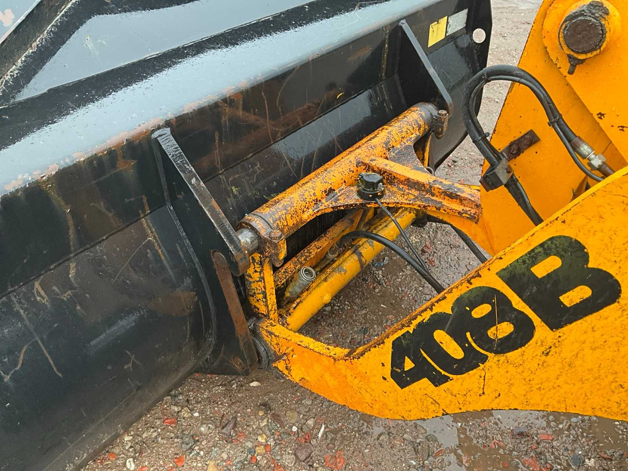 Chargeuse sur pneus 1997 JCB 408 B SHOVEL