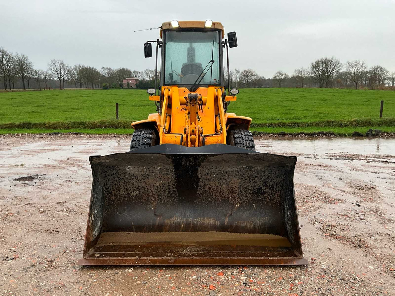 Chargeuse sur pneus 1997 JCB 408 B SHOVEL