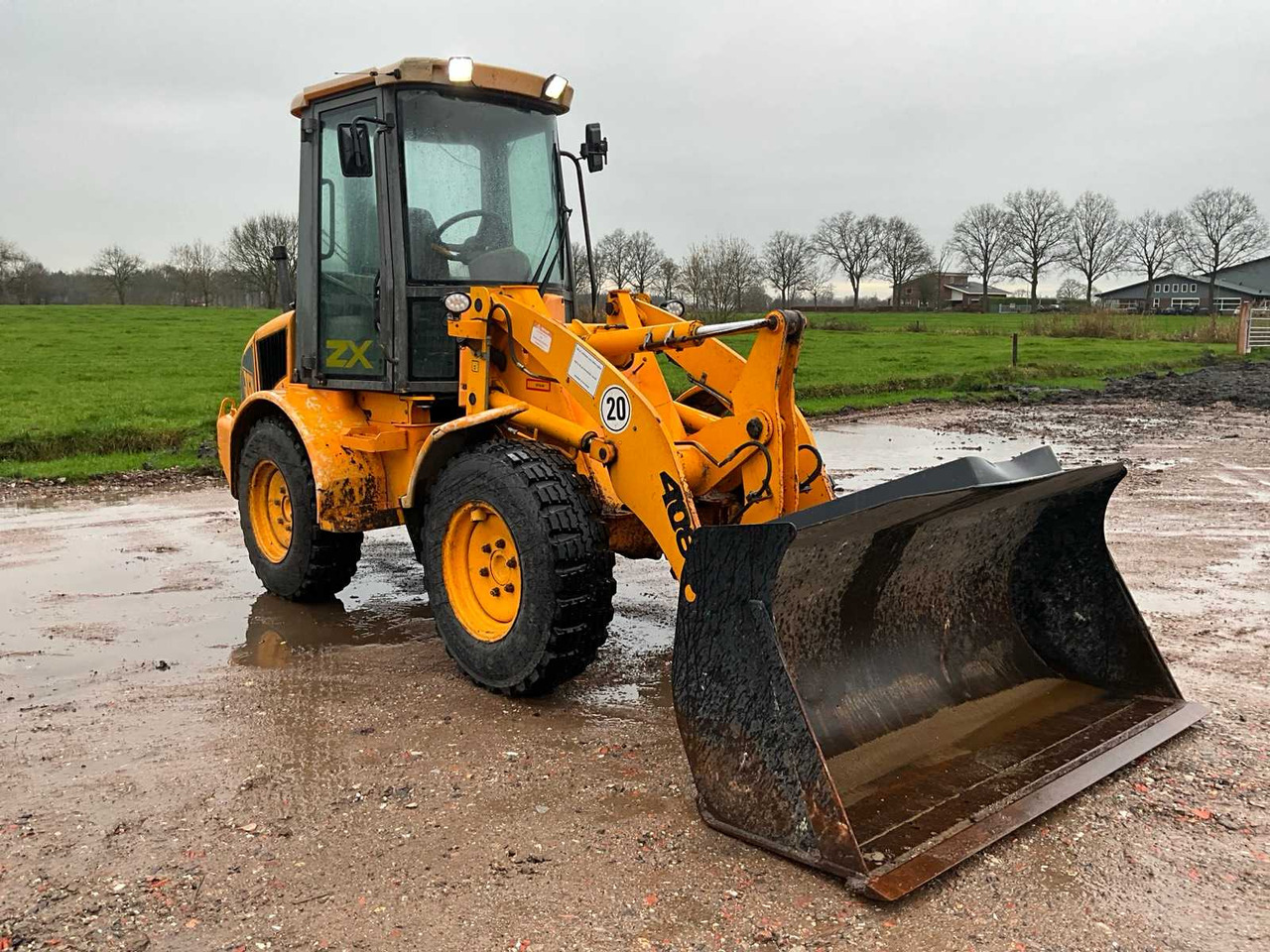 Chargeuse sur pneus 1997 JCB 408 B SHOVEL