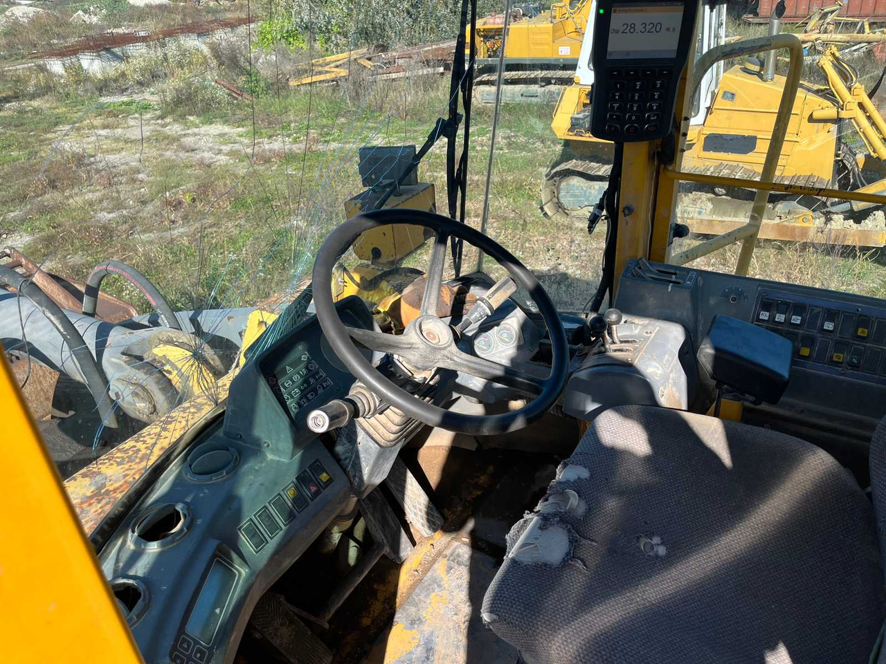 Chargeuse sur pneus 1998 VOLVO L330B WHEEL LOADER