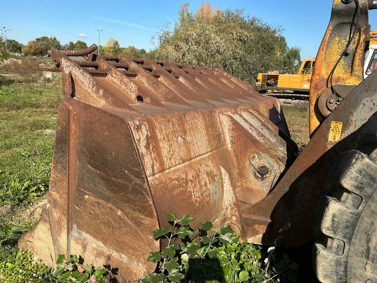 Chargeuse sur pneus 1998 VOLVO L330B WHEEL LOADER
